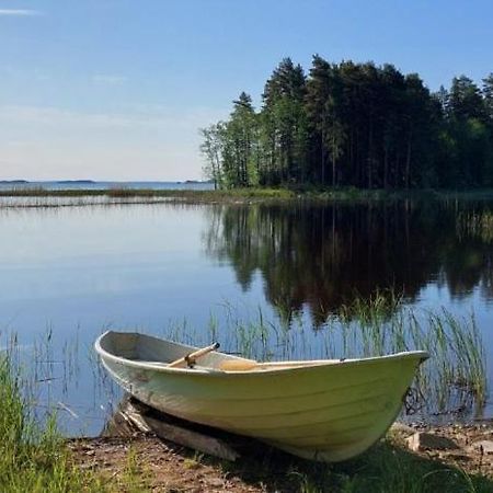 Pulla Karvisen Maatilamatkailussa Ruokola 外观 照片