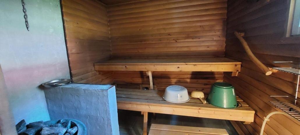 Pulla Karvisen Maatilamatkailussa Ruokola 外观 照片